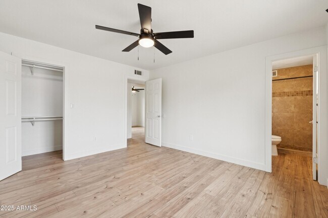 Building Photo - 4740 W Columbine Dr