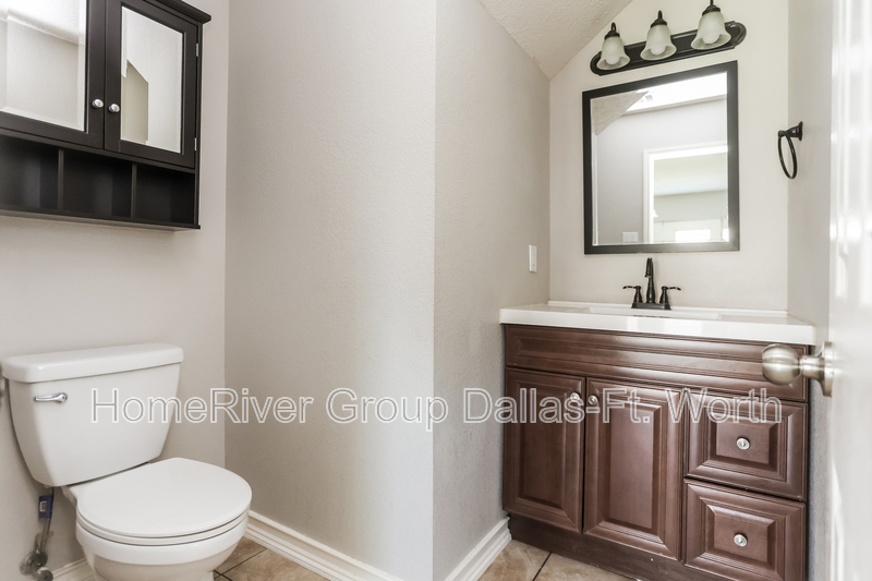 Building Photo - 4881 Trail Hollow Dr