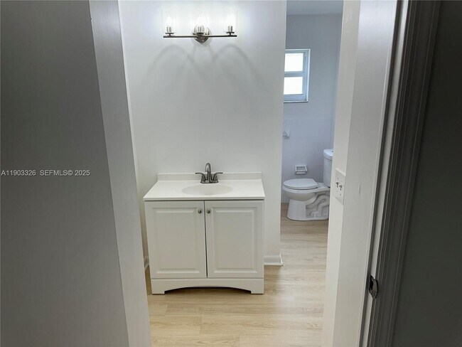 Building Photo - 431 Tamiami Blvd