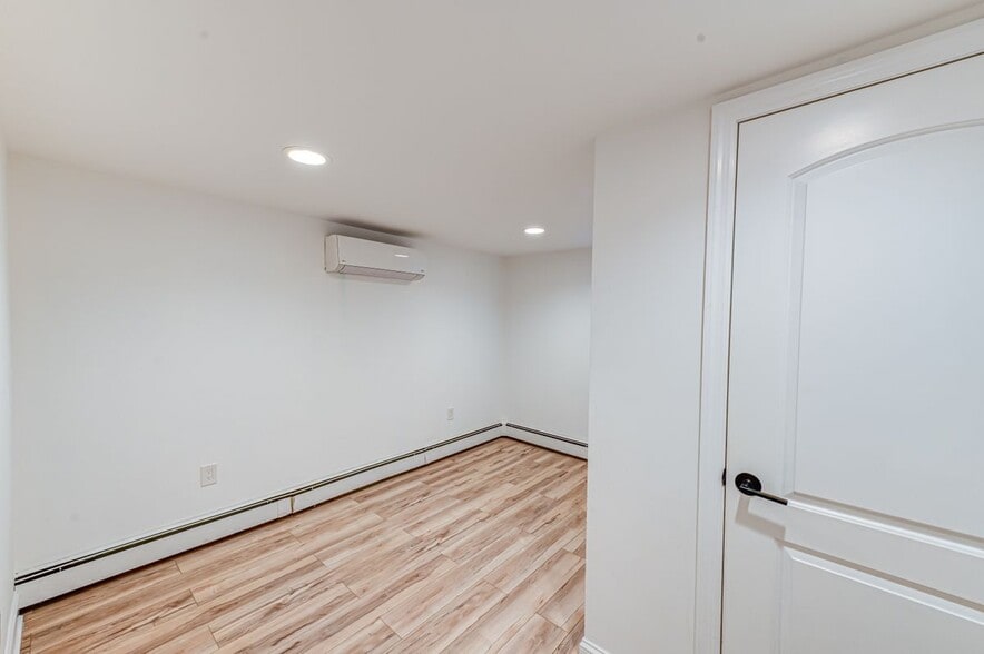 Building Photo - 2002 City Ave