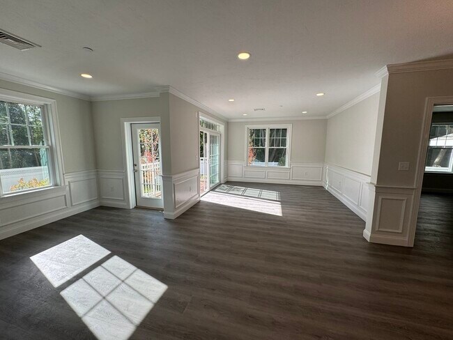 Building Photo - 320 Middlesex Ave