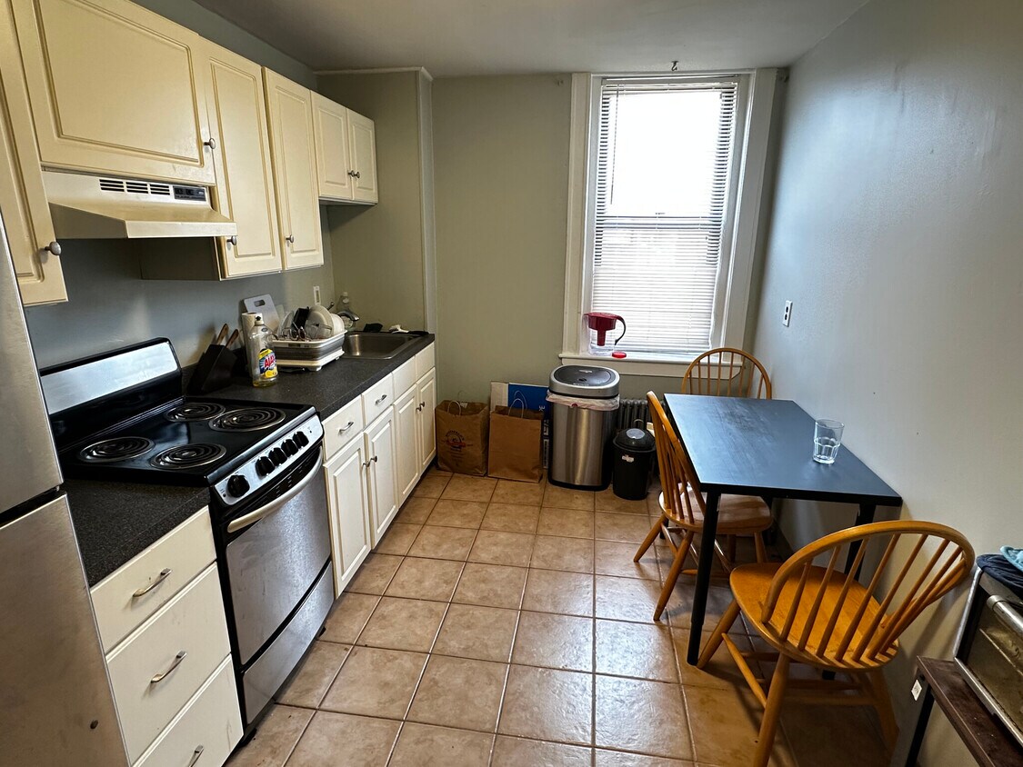 Apt 12 - 11 Gorham St