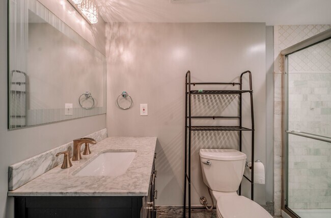 Building Photo - Spacious 5-Bedroom End-Unit Townhome in Reston with 3 Finished Levels, Renovated Kitchen & Fenced...
