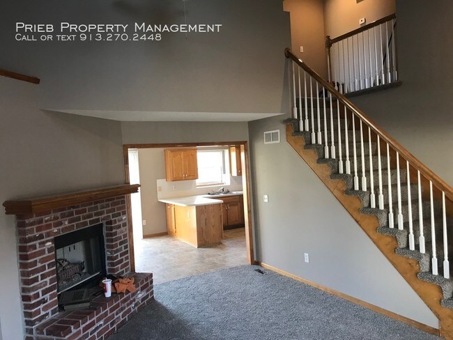 Building Photo - Riggs Duplex - Available July 16th