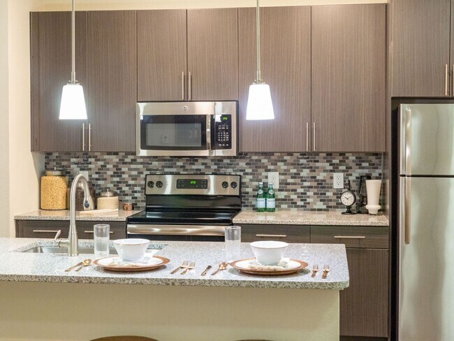 Building Photo - 120 Saint Louis-4211