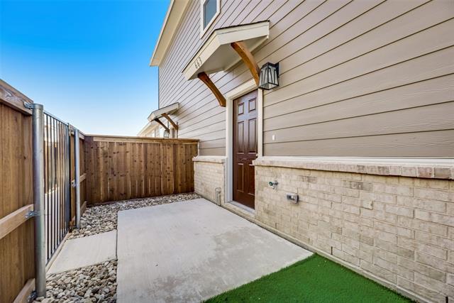 Building Photo - 663 Wheatfield Dr