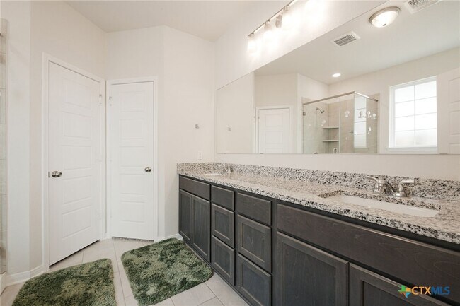 Building Photo - 445 Appalachian Trl