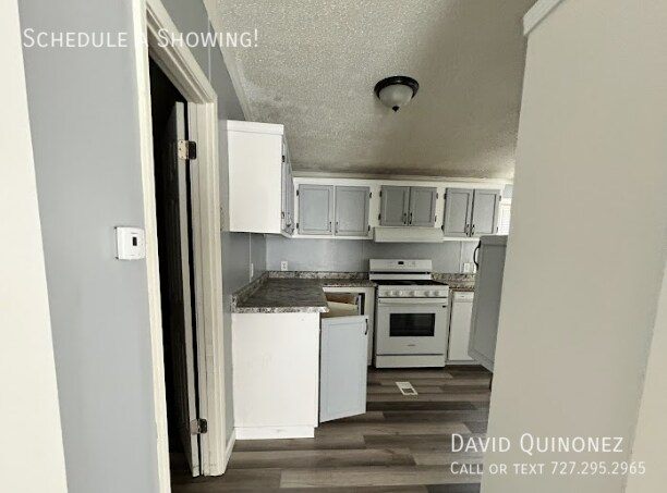 Building Photo - 3201 Iona-