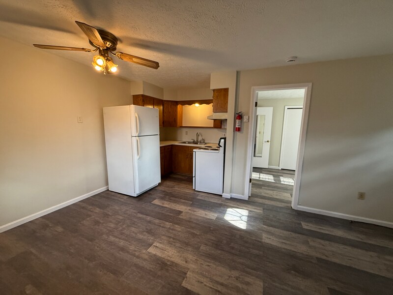 Building Photo - 4230 Harmont Ave NE