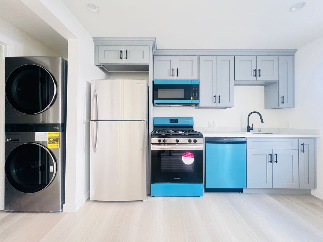 Building Photo - 1817 S Highland Ave