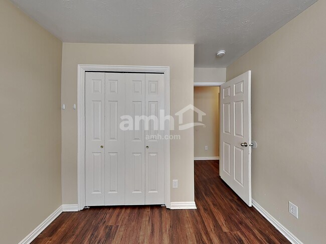 Building Photo - 771 S 900 E