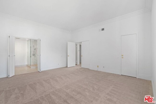 Building Photo - 1347 Avenida de Cortez