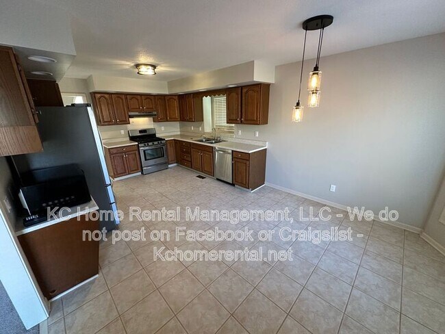 Building Photo - 9802 NW 72nd Terrace