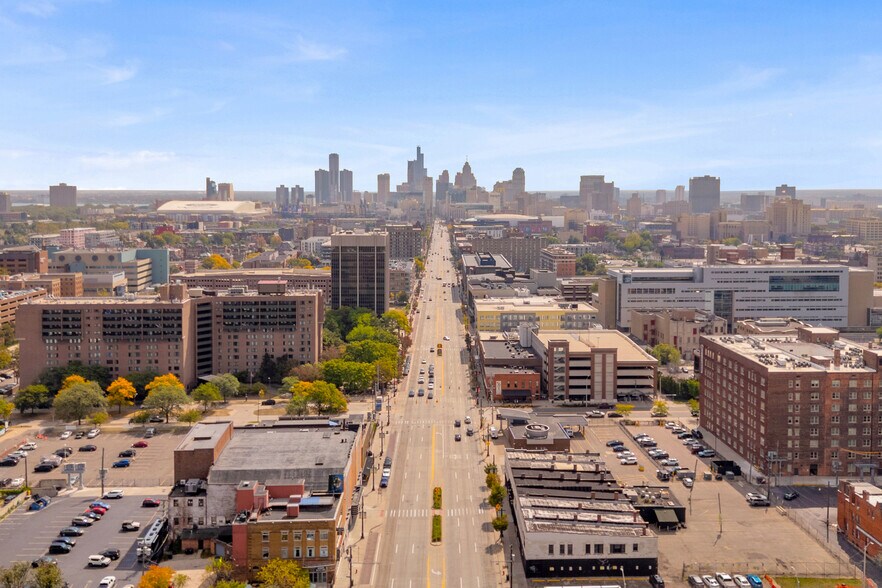 Building Photo - 438 Selden St