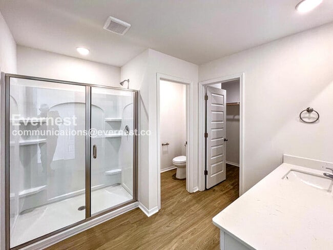 Building Photo - 116 E Sunbelt Ct