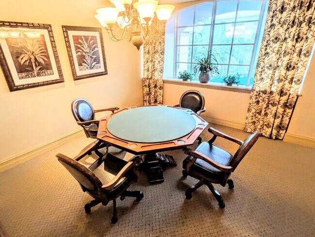 Building Photo - ANNUAL TURNKEY FURNISHED downtown Sarasota in luxury condominium!