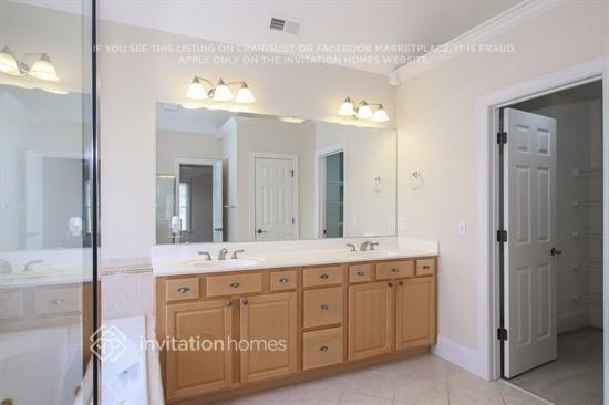 Building Photo - 137 Starwood Ln