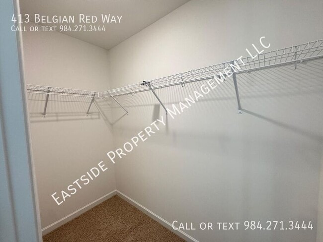 Building Photo - 413 Belgian Red Wy