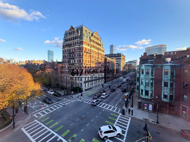 Building Photo - 504 Beacon St