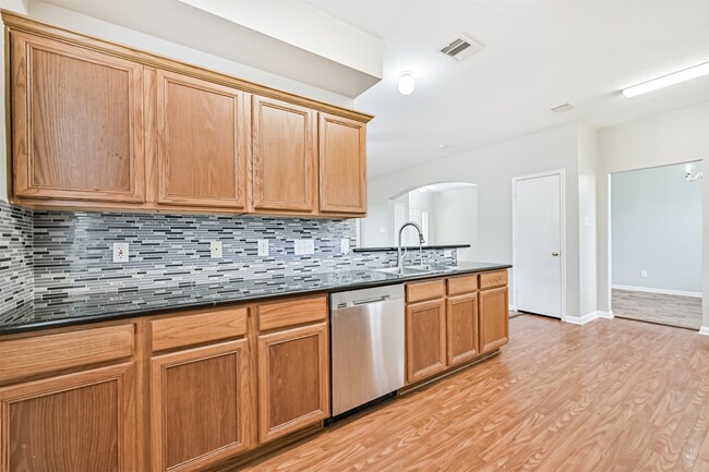 Building Photo - 4714 Montclair Hill Ln
