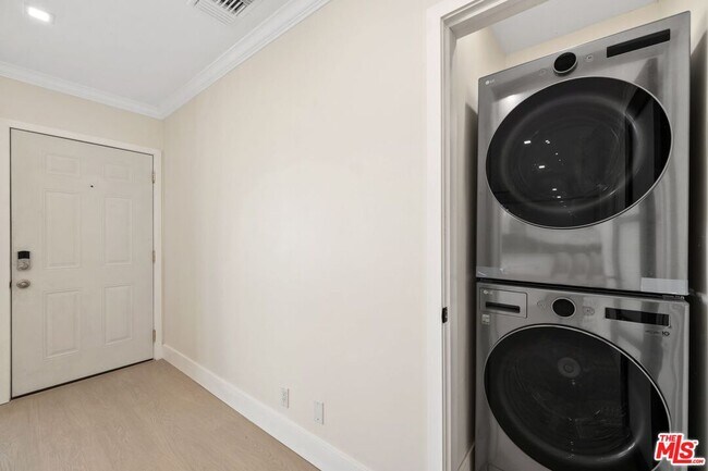 Building Photo - 1223 23rd St