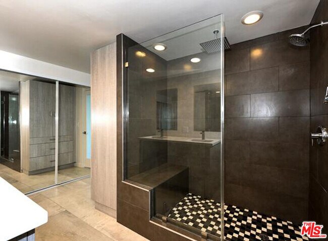 Building Photo - 4455 Los Feliz Blvd