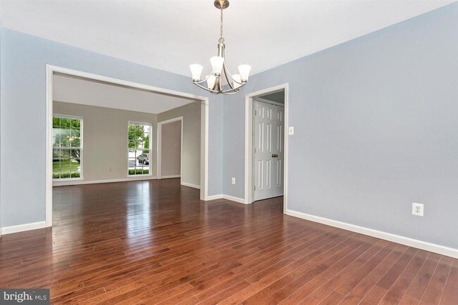Building Photo - 2105 Twin Peaks Ct