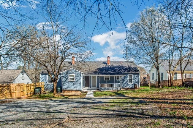 Primary Photo - 176 Park St SE