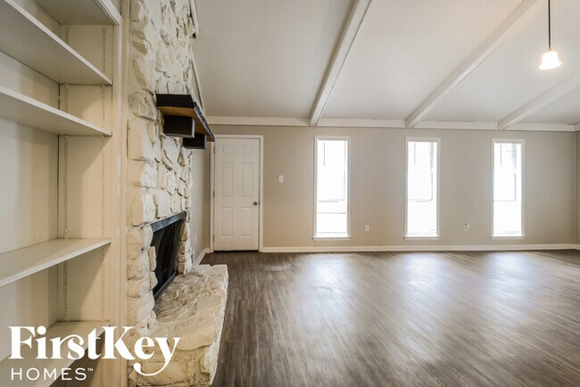 Building Photo - 6030 Elk Grove Rd