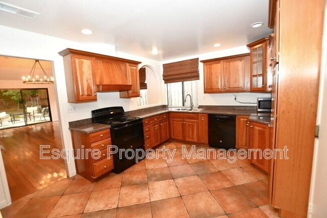 Building Photo - 4275 Silverado Dr