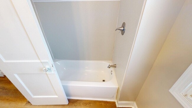 Building Photo - 2818 E 119th St