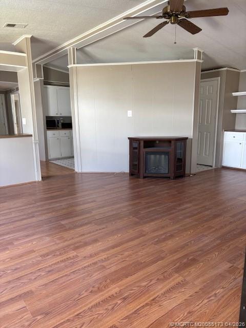 Building Photo - 489 Swan Ln