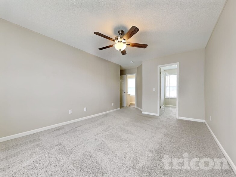 Building Photo - 208 Autumn Woods Dr