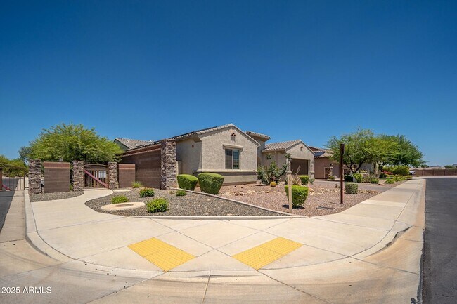 Building Photo - 9752 W Rowel Rd