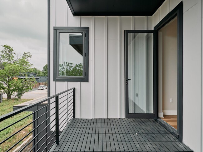 Building Photo - 412 Kemp St