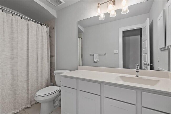 Building Photo - 15815 Eastern Meadowlark Wy