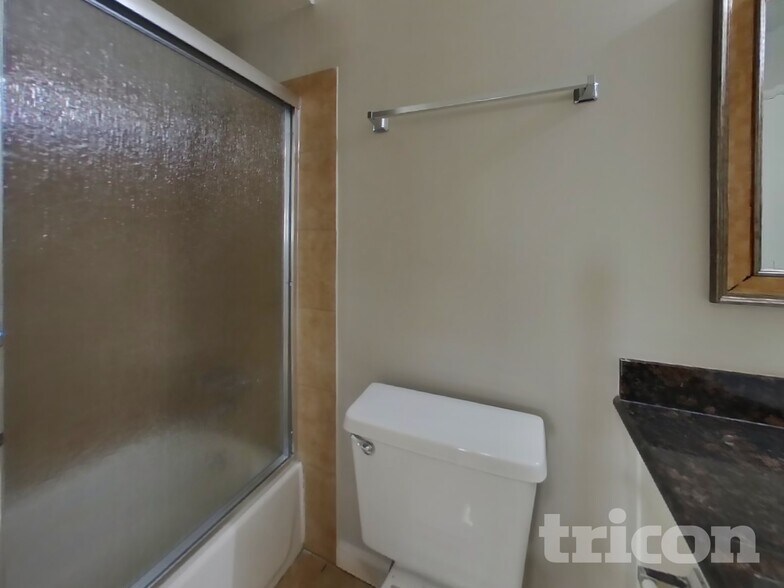 Building Photo - 110 Inverness Dr