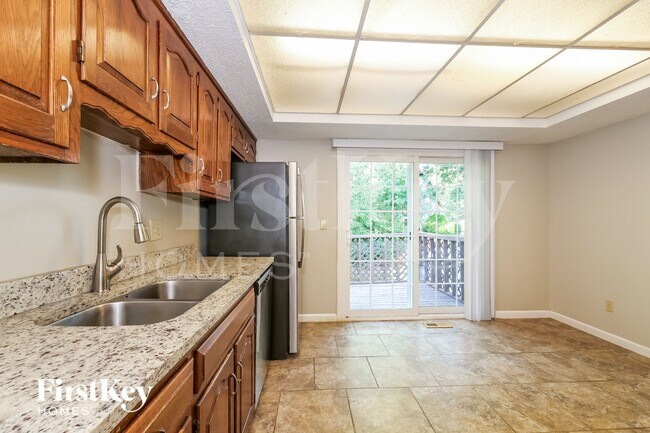 Building Photo - 14000 S Tomahawk Dr