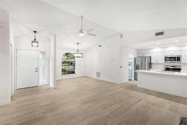 Building Photo - 2202 Cork Oak St W