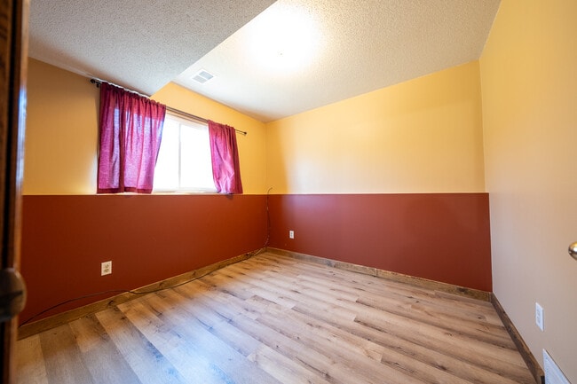 Building Photo - 1705 Slater Ln