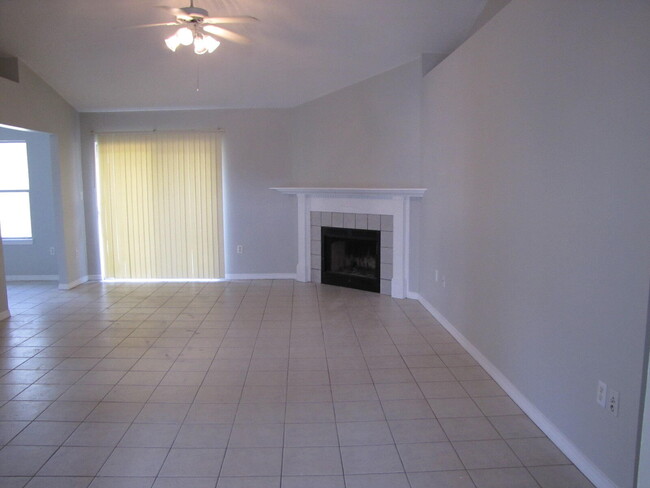 Building Photo - 2809 Geronimo Dr