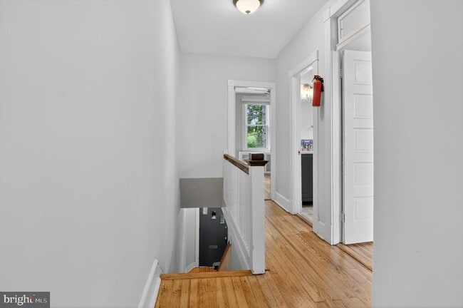 Building Photo - 747 Kentucky Ave SE