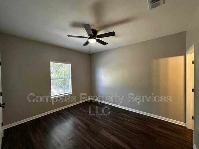 Building Photo - 1613A Bagby Ave