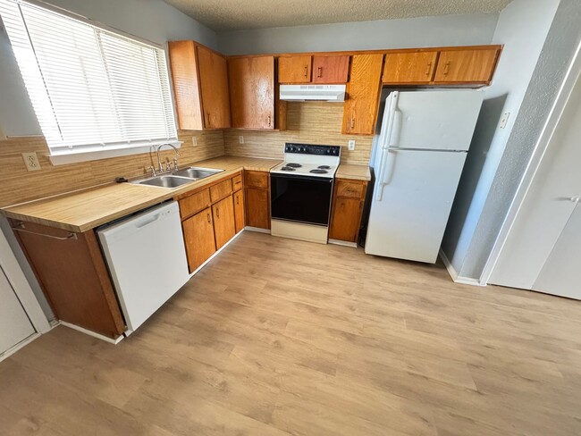 Building Photo - 1313 Quail Cir