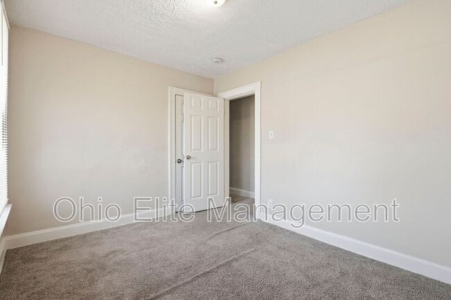 Building Photo - 500 N Champion Ave