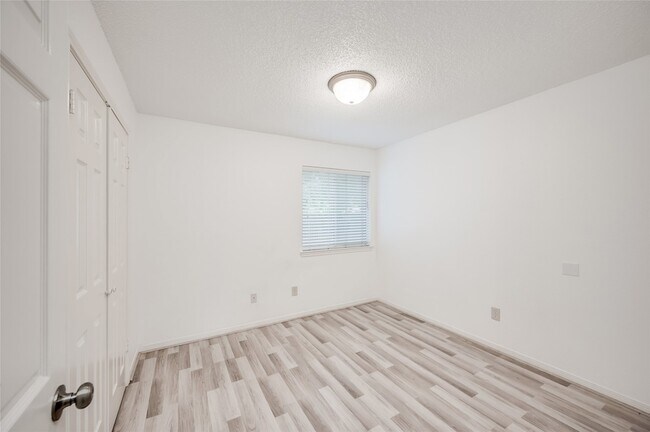 Building Photo - 3419 Spring Arbor Ln