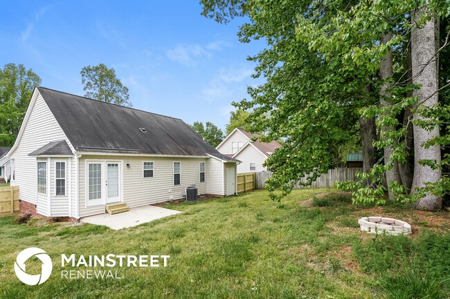 Building Photo - 510 Southampton Dr