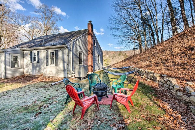 Building Photo - 20 Hill Ln