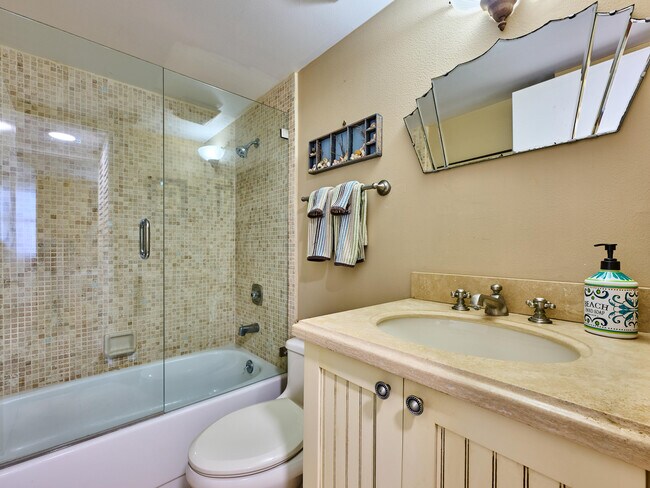 Building Photo - 10600 S Ocean Dr