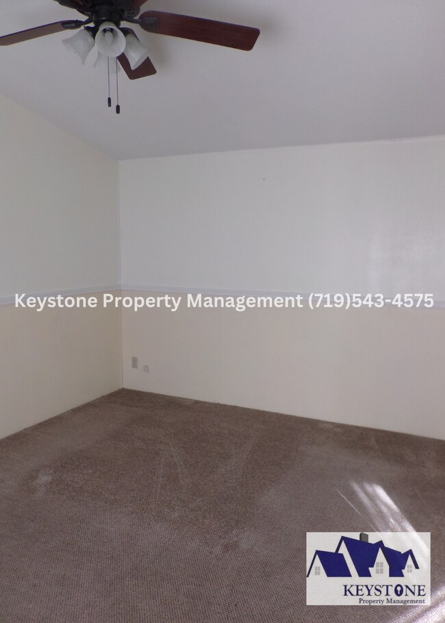 Building Photo - 886 S Dante Dr